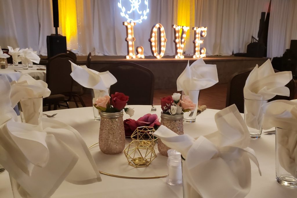 Tables set for a wedding event in Canyon Crest Event Center in Twin Falls ID